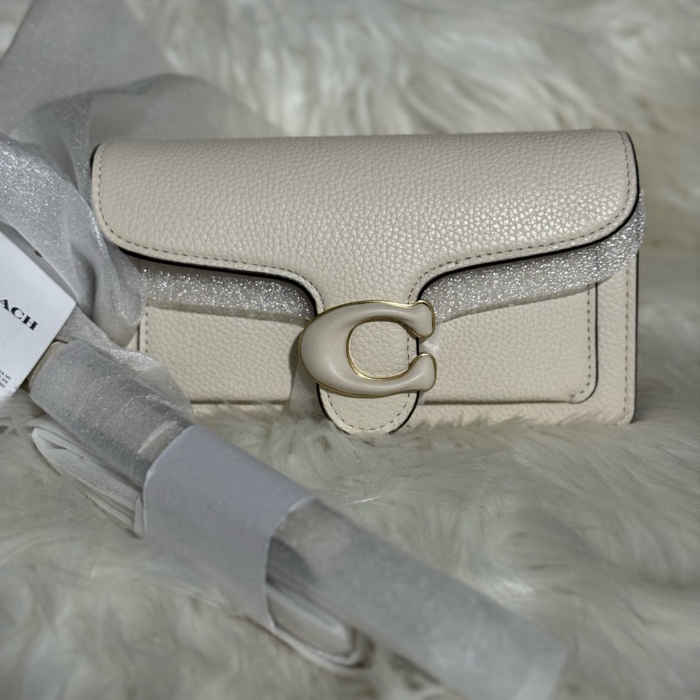 Tabby Crossbody Wristlet